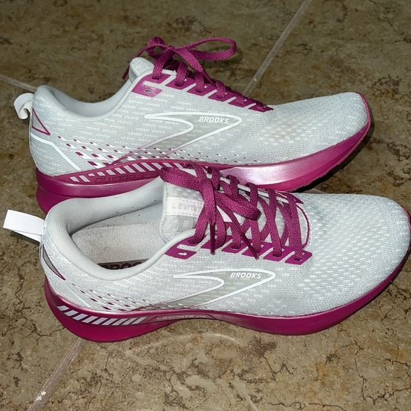 Brooks Shoes - Brooks women’s running shoes